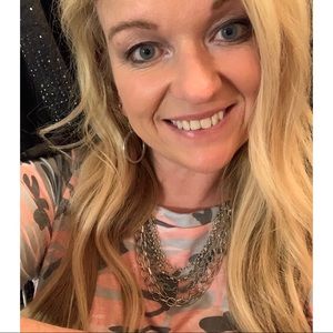 Meet your Posher, Crystal